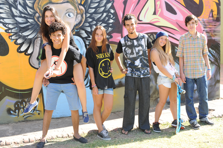 Adolescentes al sol