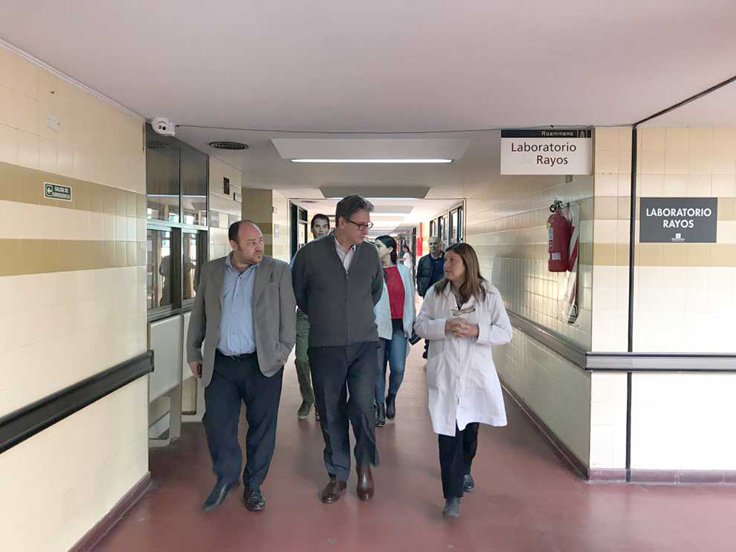 El director de la región Pergamino y el presidente de IOMA de recorrida por el Hospital 