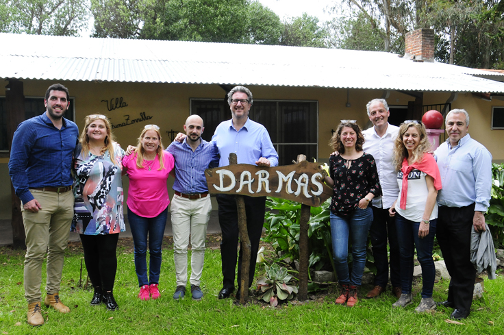 El equipo de IOMA junto a las referentes del Centro de Día Dar Más. 