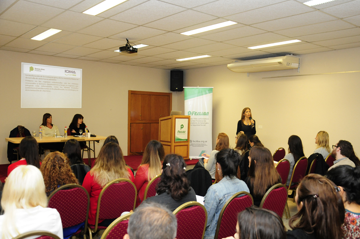 María Luján Enrique durante su charla